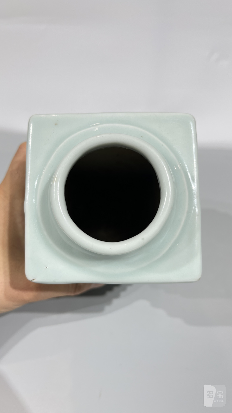 清乾隆 粉青釉琮式瓶 - 图7